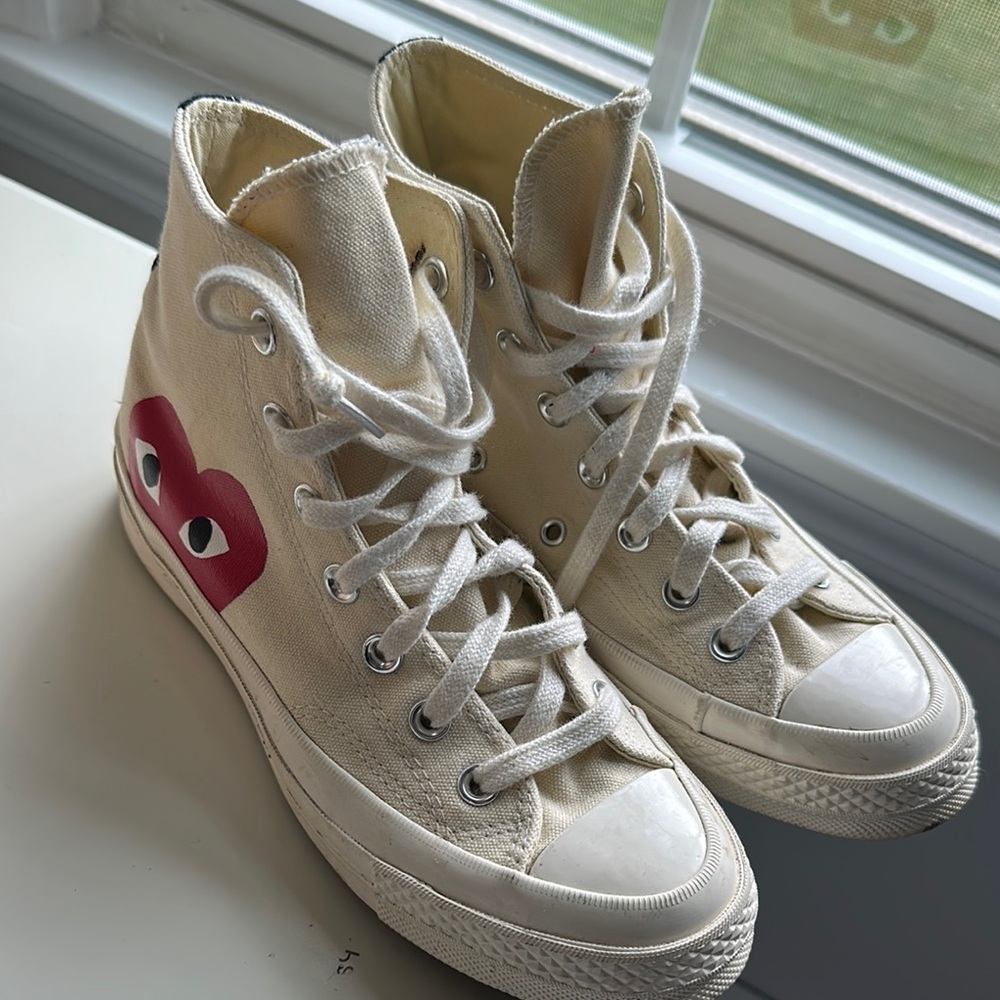 Comme des Garcons PLAY Cream and Red Sneakers with Heart Logo